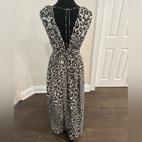 America & Beyond Maxi Beach Cover up - Picture 5 of 9